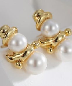 Pearl Earring