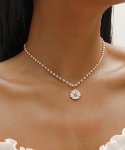 Flower Pearl Necklace