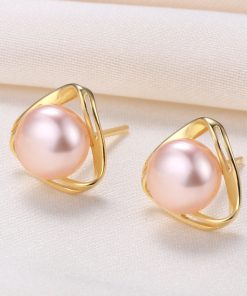 Pearl Earring