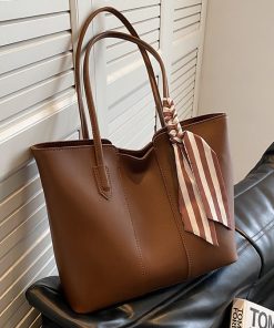 Large Classic Underarm Bag, 42*30cm