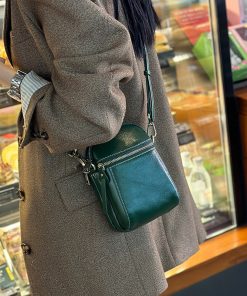 Lightweight and user-friendly shoulder bag，22*11cm