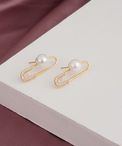 Pearl Earring
