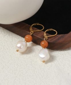Dainty Pearl Drop Earring