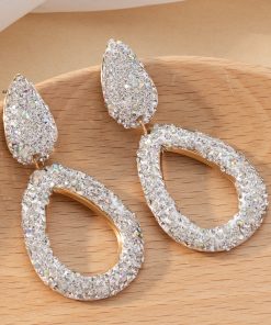 Exquisite and fashionable earrings