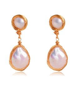 Dainty Pearl Earring