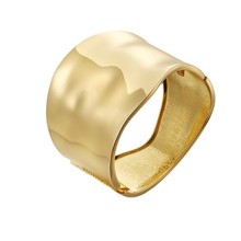 Modern Fashion Women Bangle