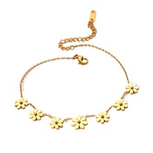 Stylish flower bracelet
