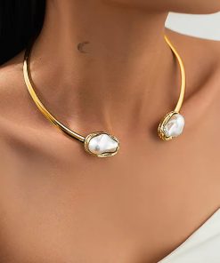 Chic Pearl Necklace